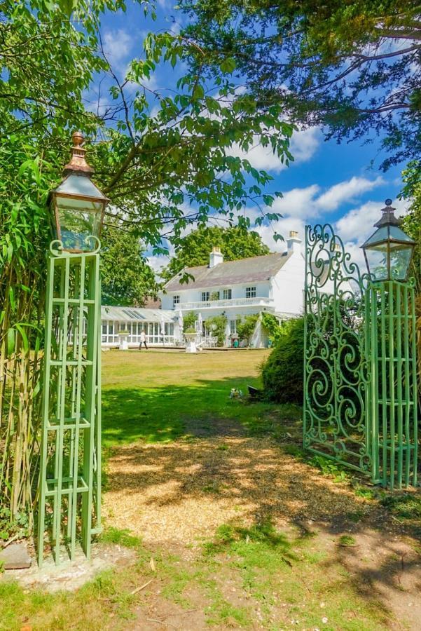 Cedar House Boutique B&B Burton  Экстерьер фото