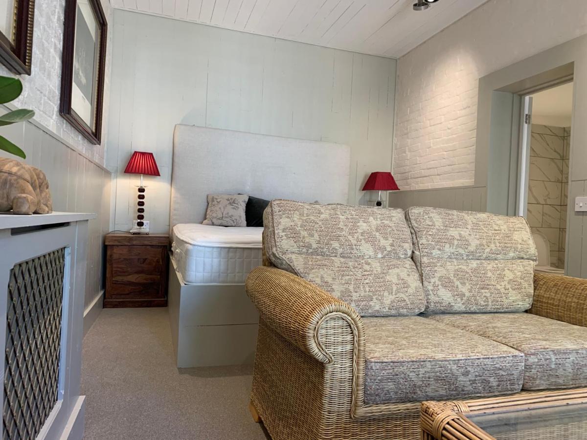 Cedar House Boutique B&B Burton  Экстерьер фото